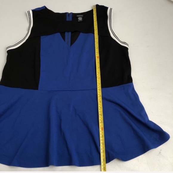 Torrid blue and black color block keyhole sleeveless peplum top - Picture 5 of 7
